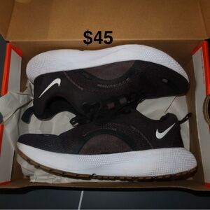 Nike Black and White Running Shoes